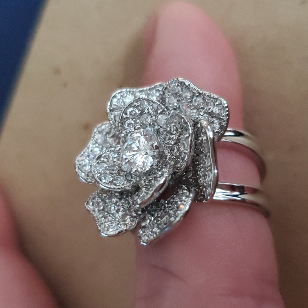 Flower Pave Crystal's Siver Plated Ring - size 7